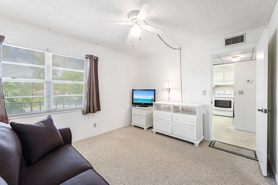 1085 Forest Lakes Dr #8204, Naples, FL 34105