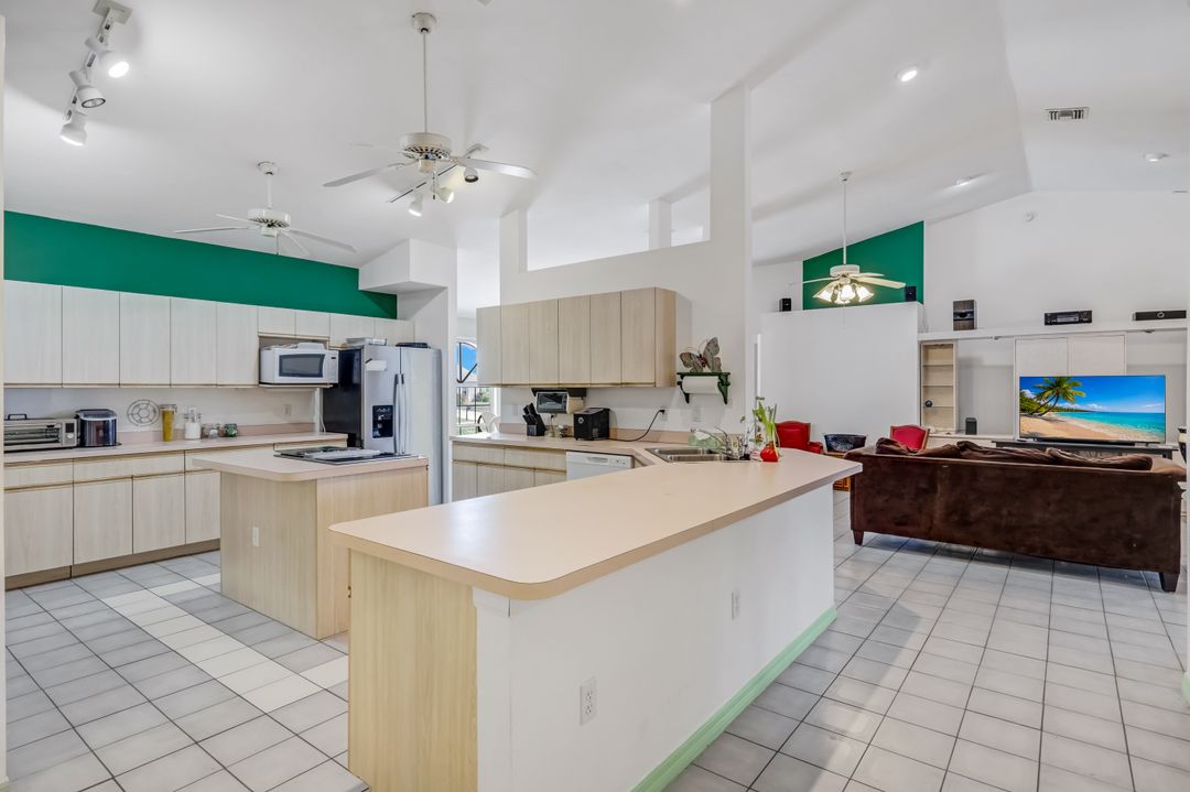 1208 SW 34th St, Cape Coral, FL 33914