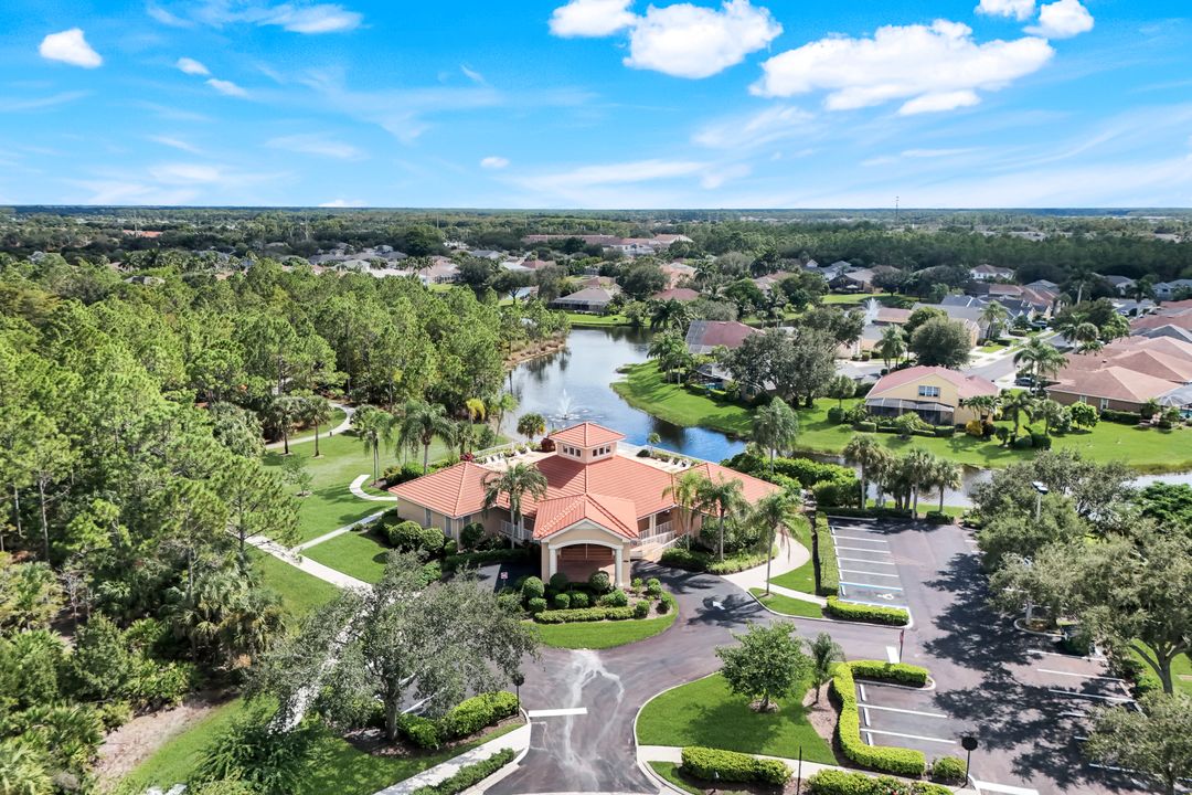 196 Skipping Stone Ln, Naples, FL 34119