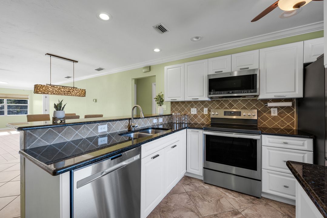 1706 Bikini Ct #202, Cape Coral, FL 33904