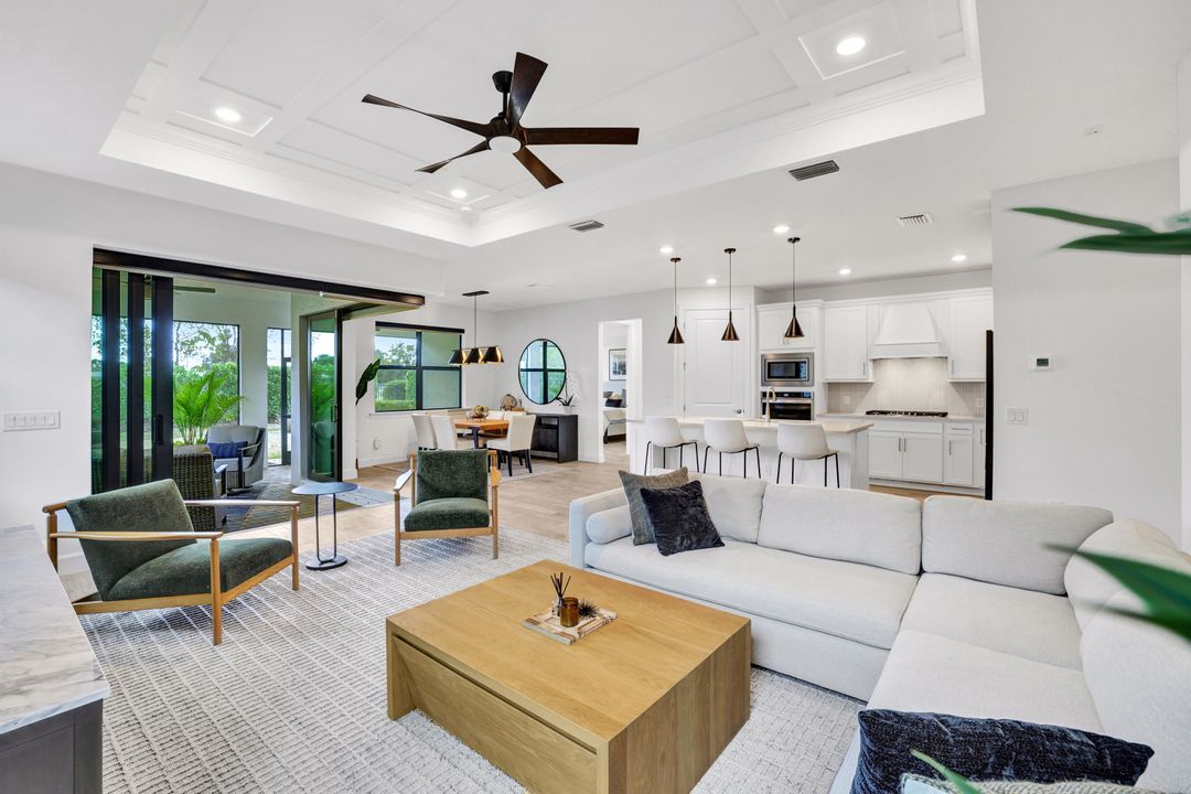 1952 Yellowfin Cir, Naples, FL 34114