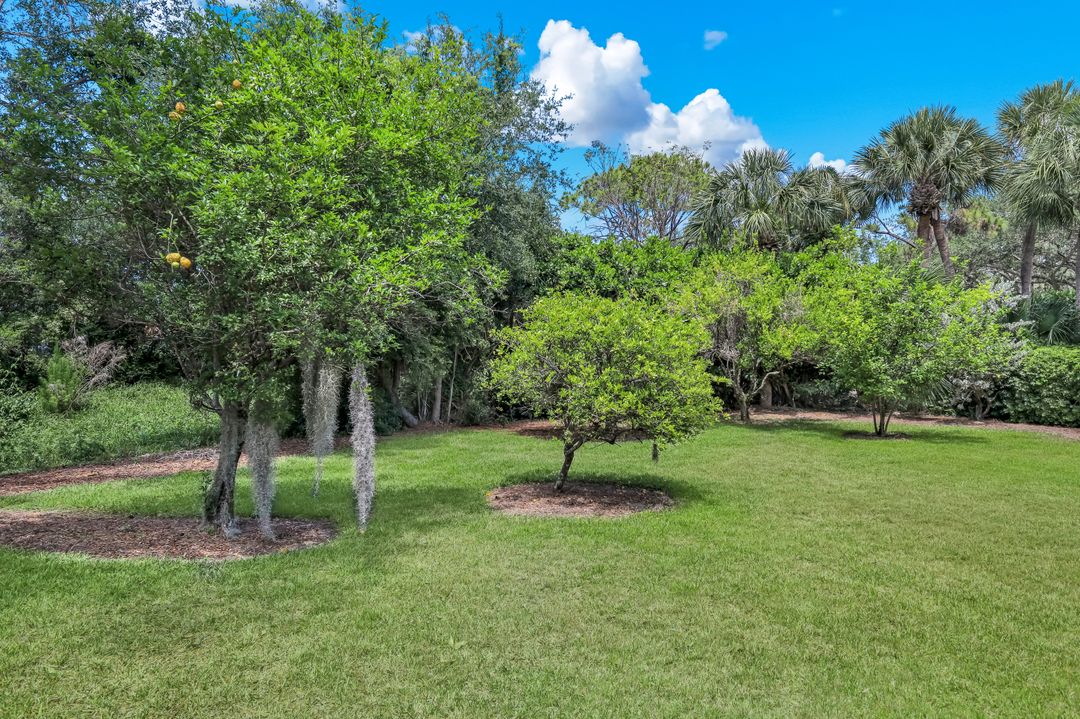 1284 Pocantico Ln, Naples, FL 34110