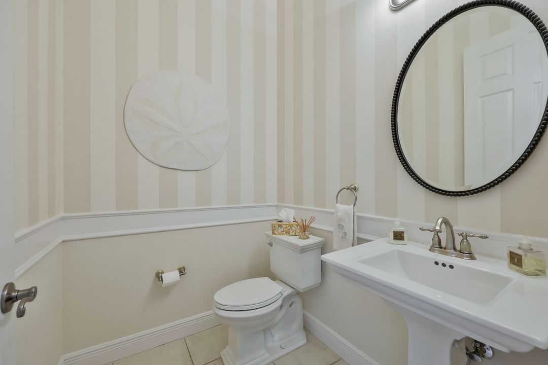 5058 Kensington High St, Naples, FL 34105