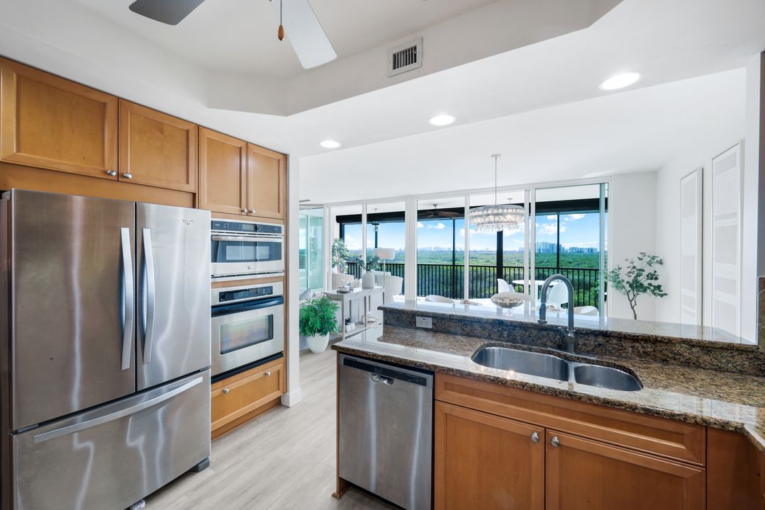 455 Cove Tower Dr #902, Naples, FL 34110