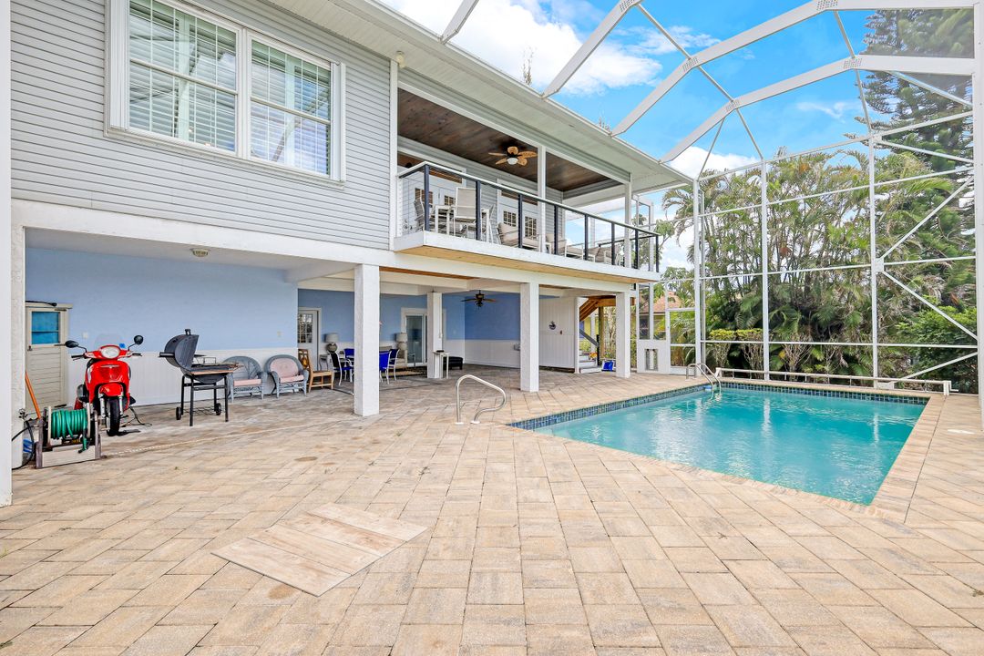 418 Panay Ave, Naples, FL 34113