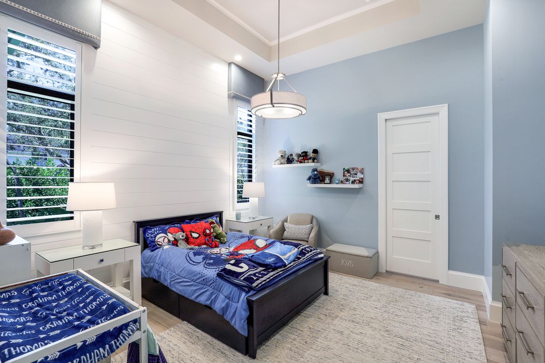 125 Caribbean Rd, Naples, FL 34108