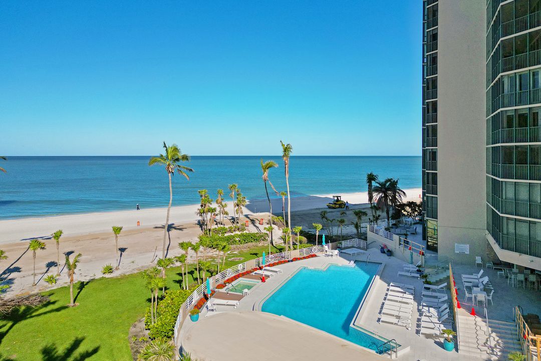 4651 Gulf Shore Blvd N #701, Naples, FL 34103