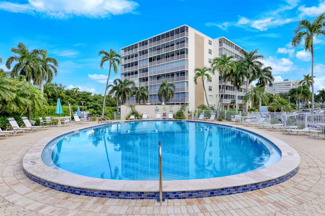 3 Bluebill Ave #206, Naples, FL 34108