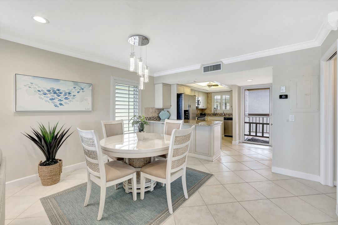 271 Southbay Dr #155, Naples, FL 34108
