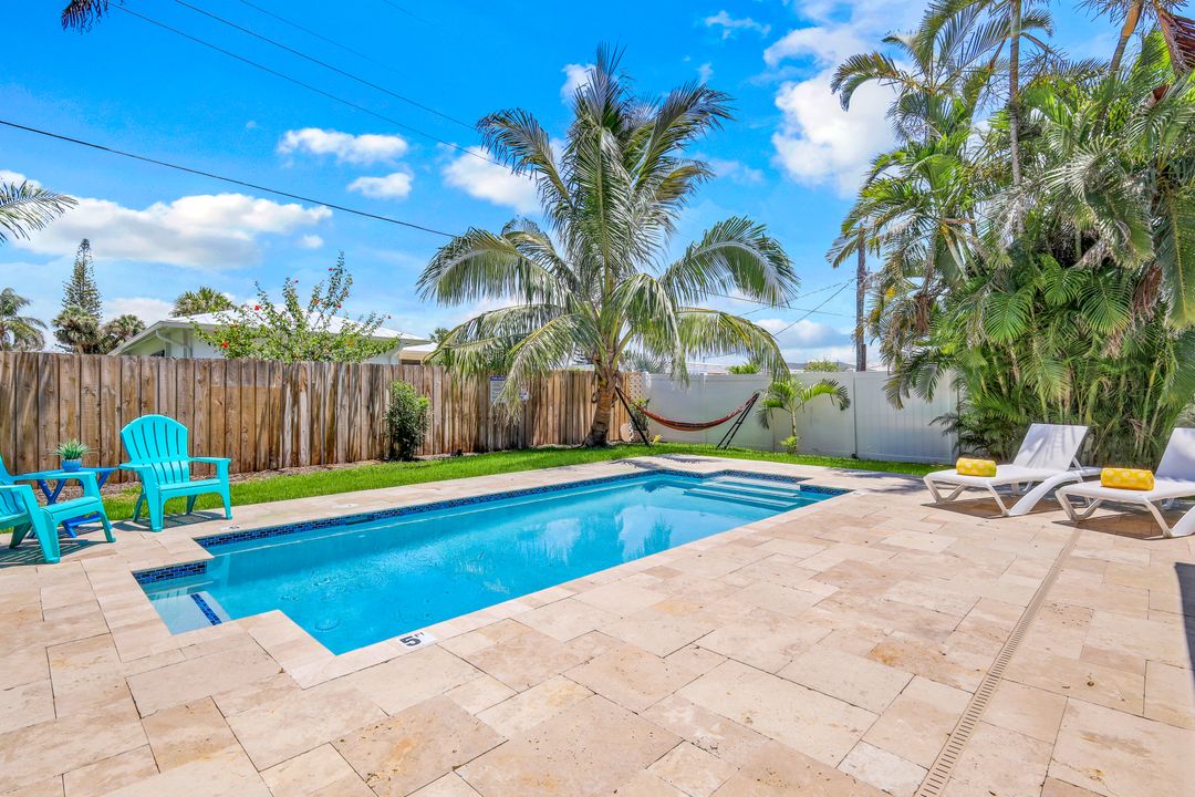 517 94th Ave N, Naples, FL 34108