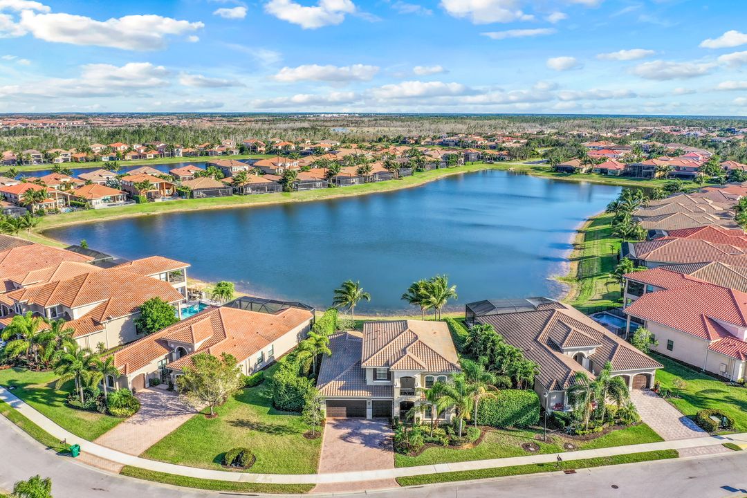 2939 Cinnamon Bay Cir, Naples, FL 34119