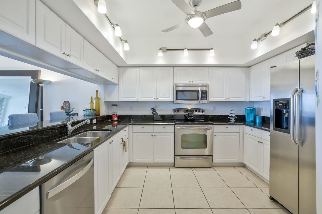 25 Bluebill Ave #1103, Naples, FL 34108