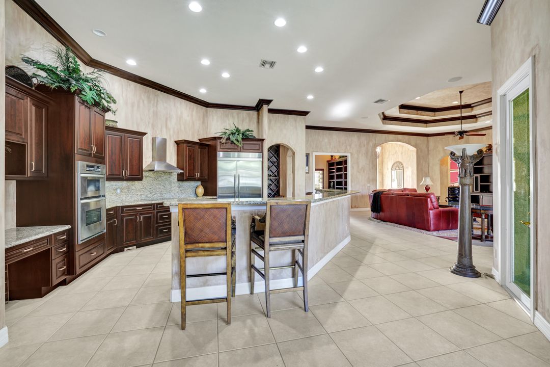 9742 Wilshire Lakes Blvd, Naples, FL 34109