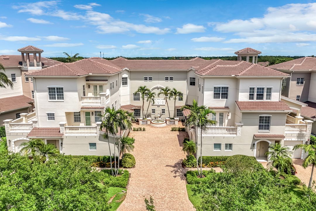 510 Avellino Isles Cir #2202, Naples, FL 34119