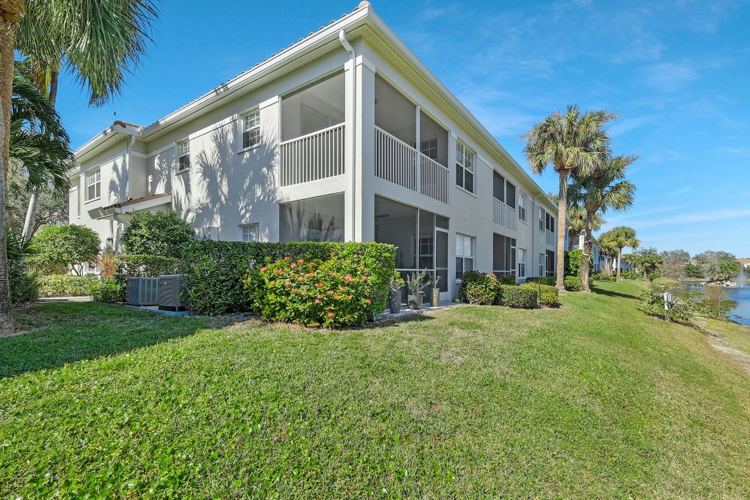 6812 Satinleaf Rd S #204, Naples, FL 34109