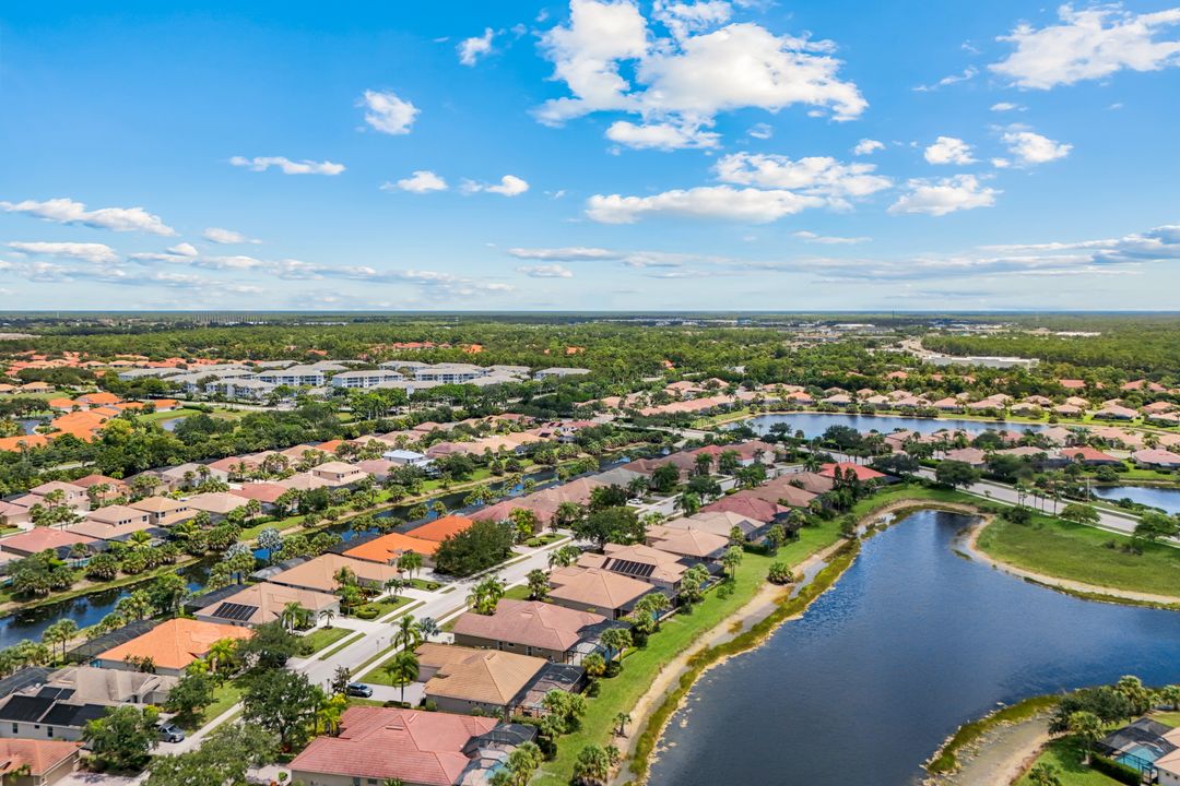 8223 Potomac Ln, Naples, FL 34104