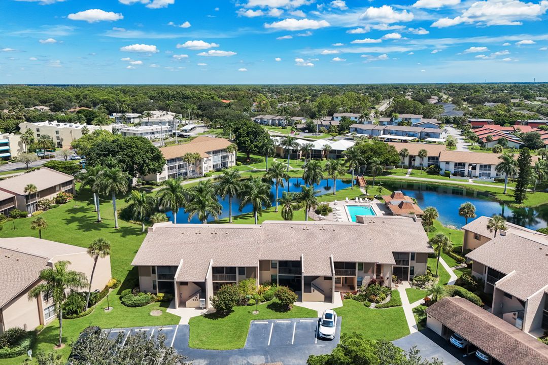 960 Palm View Dr #209, Naples, FL 34110