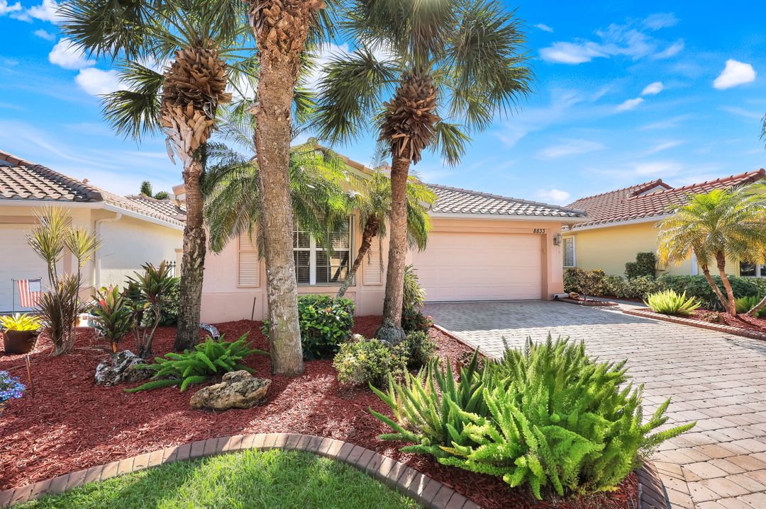 8833 Cascades Isle Blvd, Estero, FL 33928