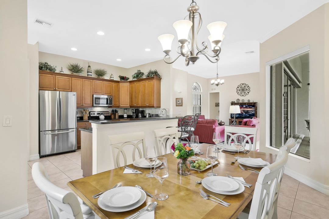 981 Tivoli Ct, Naples, FL 34104