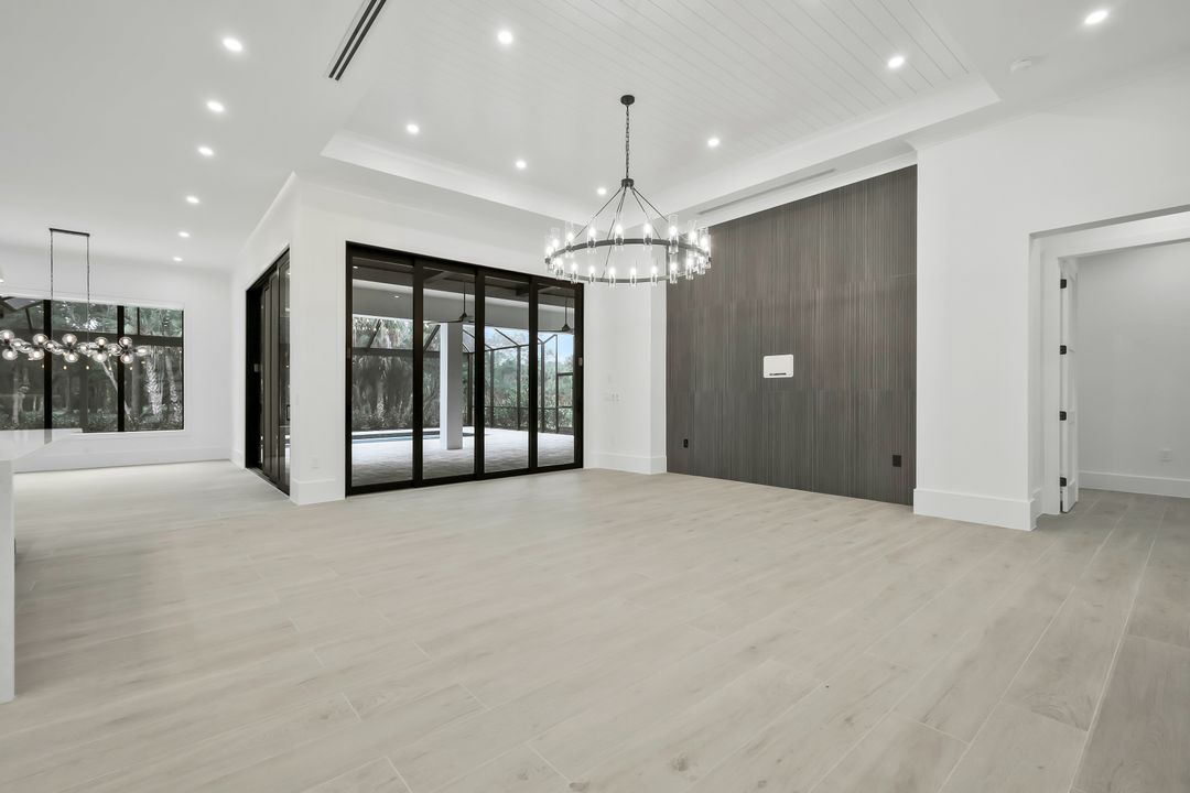 264 13th St NW, Naples, FL 34120
