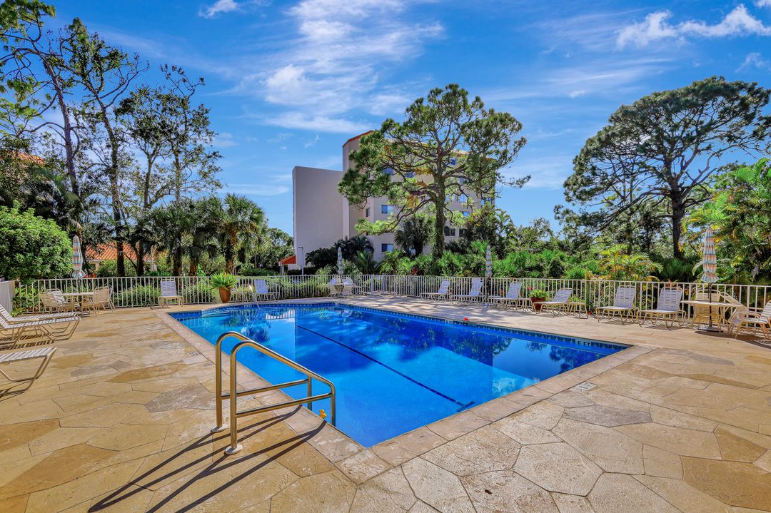 15191 Cedarwood Ln #102, Naples, FL 34110