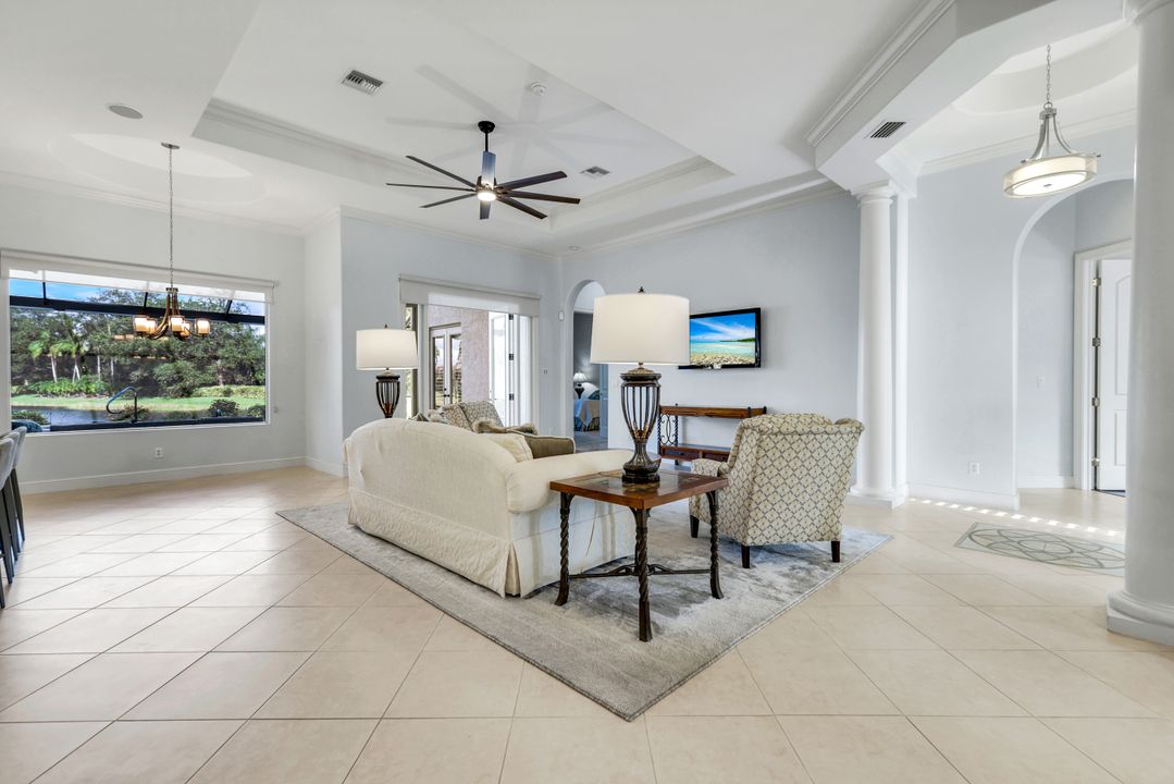 5799 Hammock Isles Dr, Naples, FL 34119