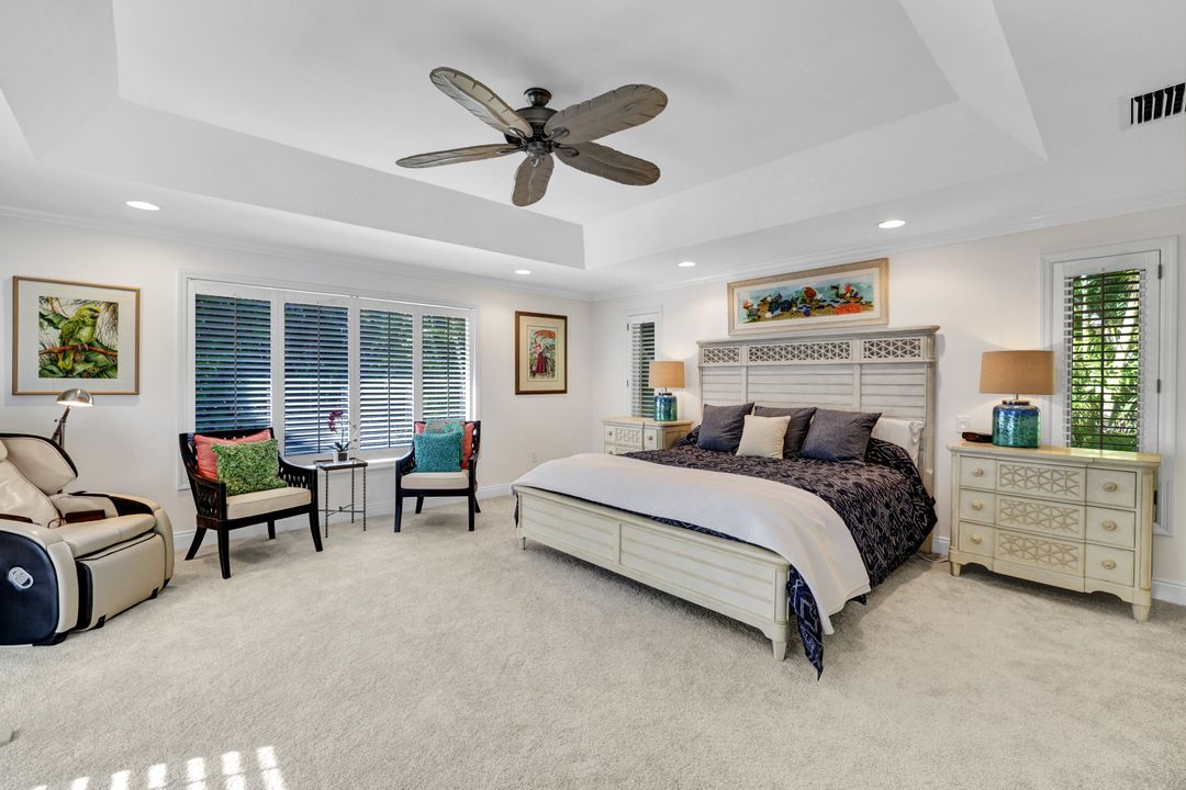 735 Old Trail Dr, Naples, FL 34103