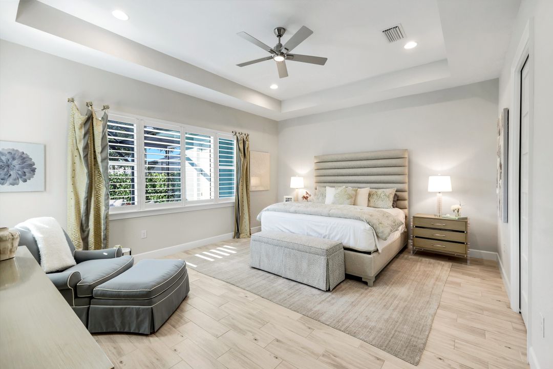 5715 Clarendon Dr, Naples, FL 34113