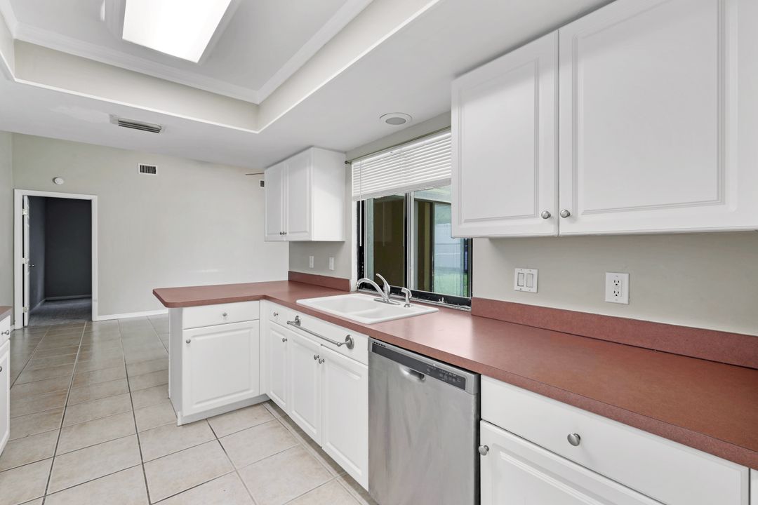 4530 Vincennes Blvd, Cape Coral, FL 33904