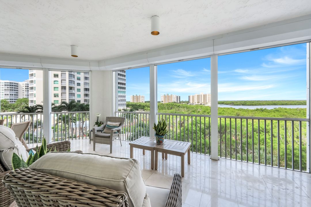 285 Grande Way #503, Naples, FL 34110