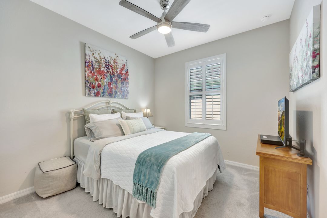 2174 Clementine St, Naples, FL 34120