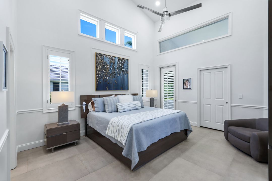 9245 The Ln, Naples, FL 34109