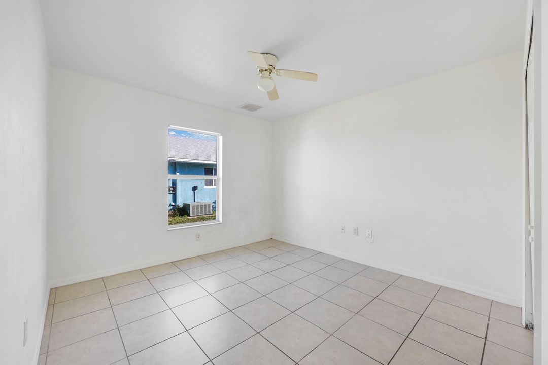 3018 SE Santa Barbara Pl, Cape Coral, FL 33904