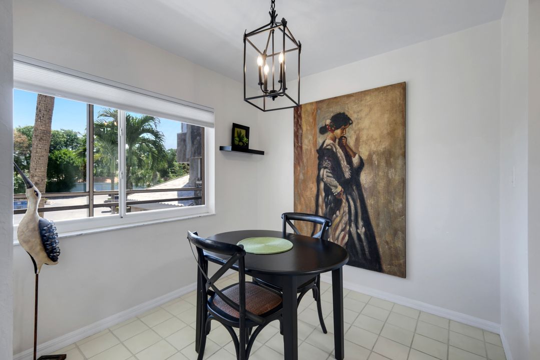 15161 Cedarwood Ln, Naples, FL 34110