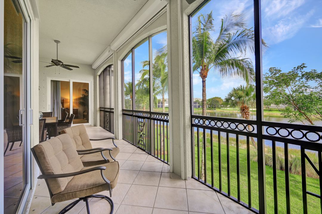 9235 Tesoro Ln #4-202, Naples, FL 34114