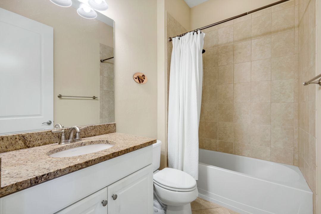 8527 Palacio Terrace N, Naples, FL 34114