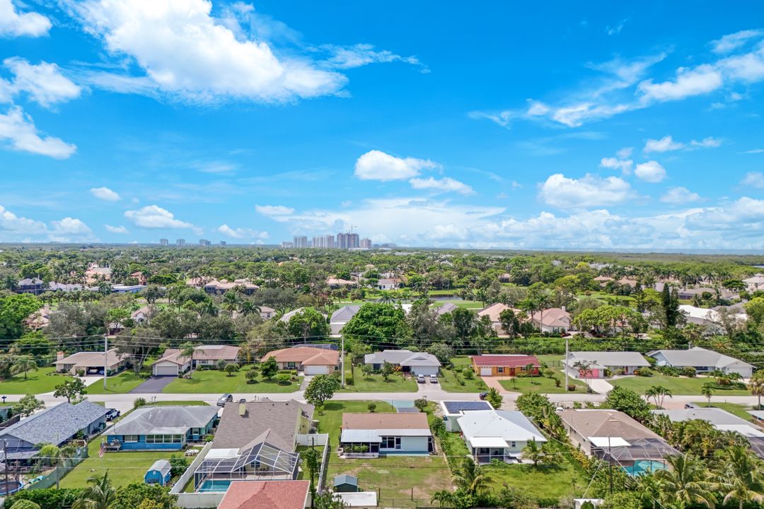 81 9th St, Bonita Springs, FL 34134
