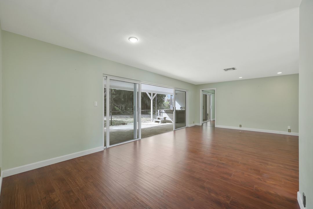 523 E Valley Dr, Bonita Springs, FL 34134