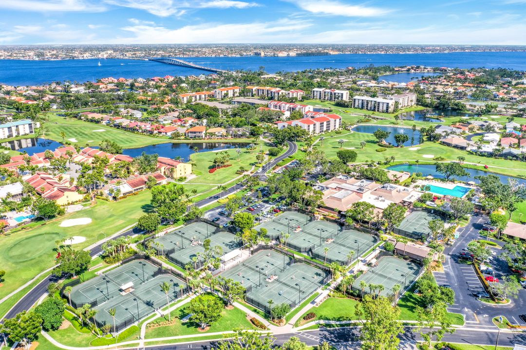 5260 S Landings Dr #809, Fort Myers, FL 33919