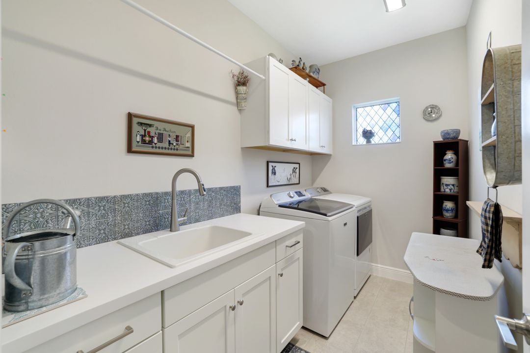 4691 Centaurus Cir, Naples, FL 34120