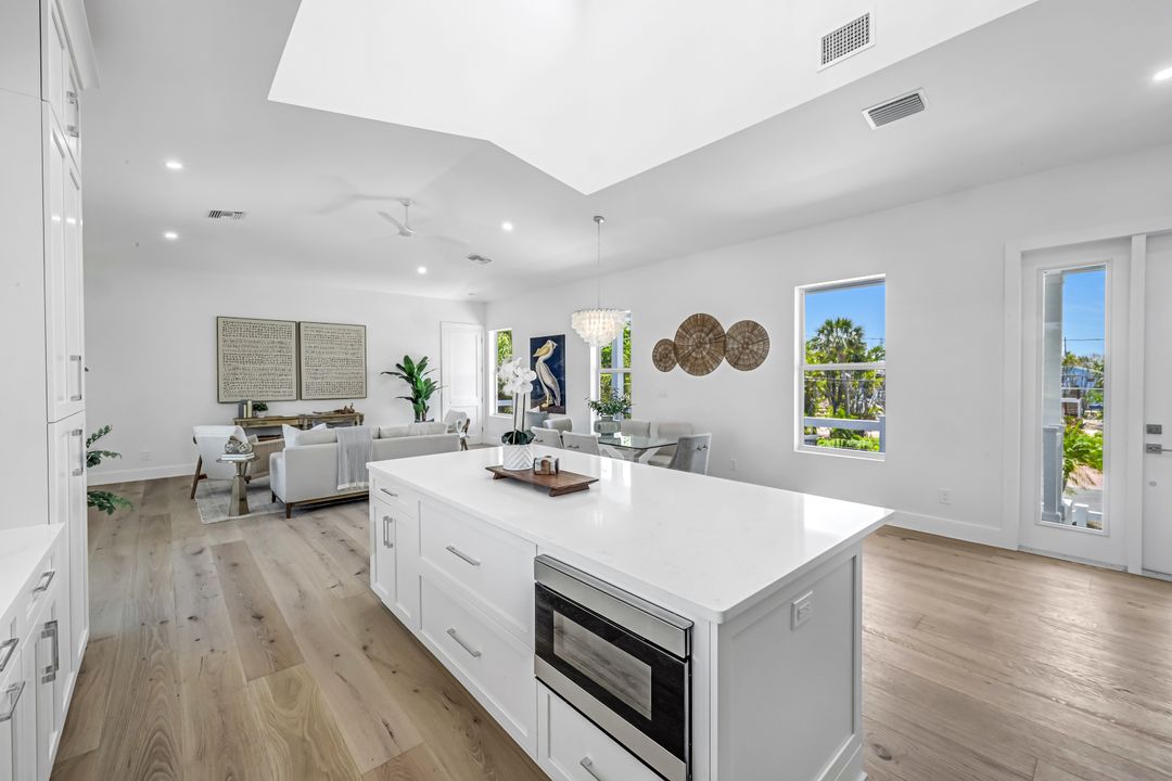 742 Nerita St, Sanibel, FL 33957