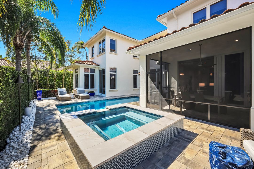 2106 Modena Ct, Naples, FL 34105