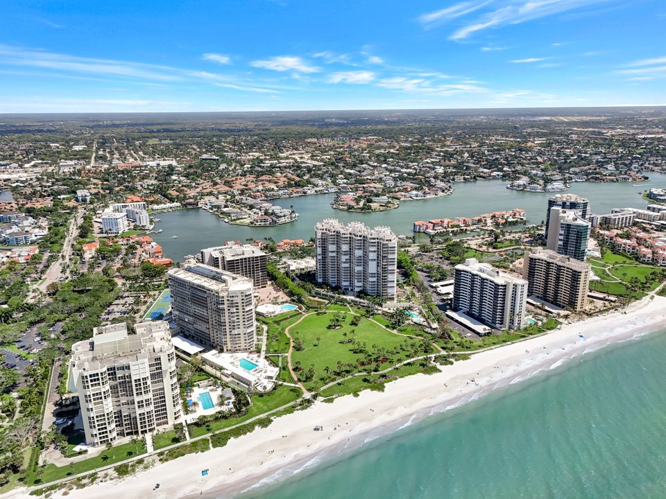 4041 Gulf Shore Blvd N #PH-6, Naples, FL 34103