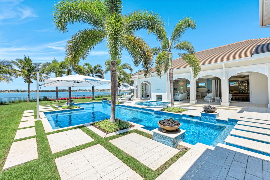 17412 Via Lugano Ct, Miromar Lakes, FL 33913