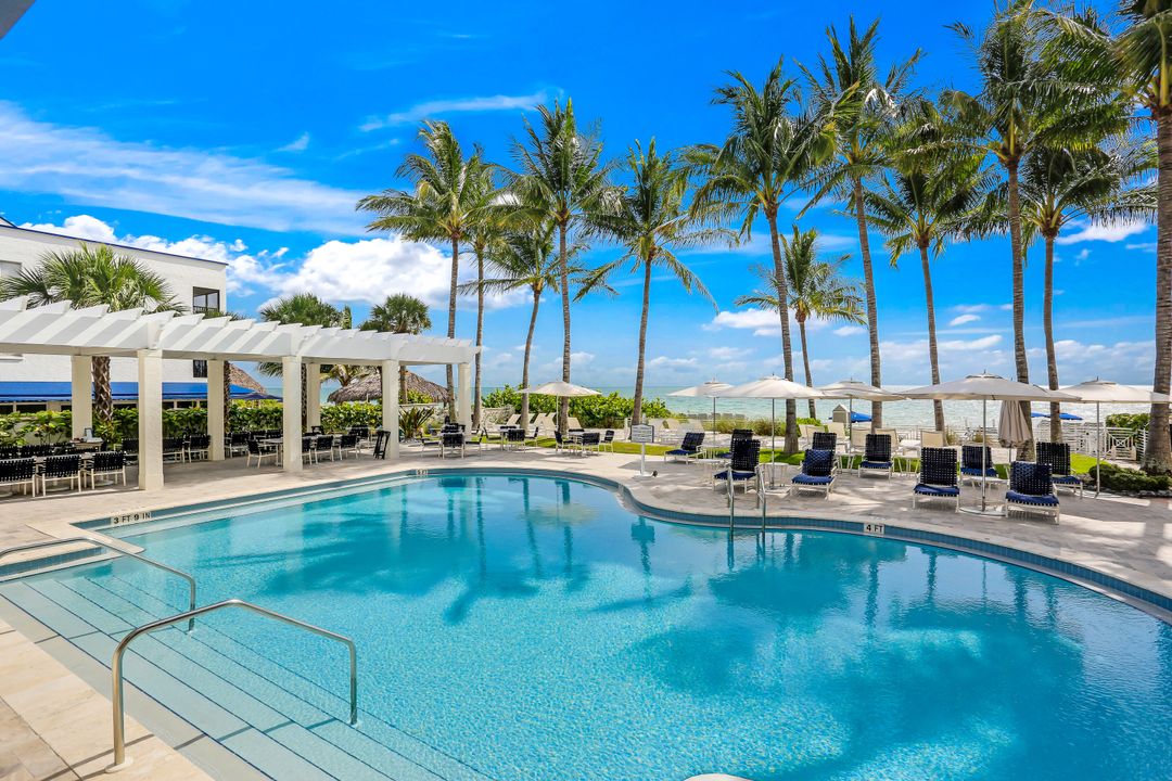 295 Grande Way #1405, Naples, FL 34110