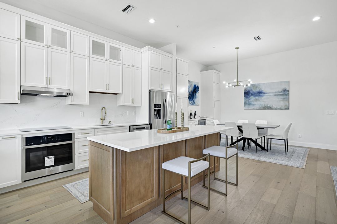 630 Lalique Cir #506, Naples, FL 34119