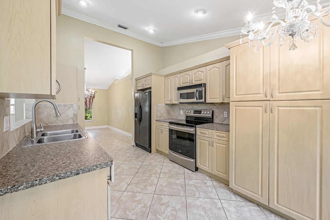 111 2nd St SE, Naples, FL 34117