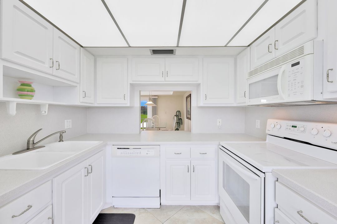 141 Lollypop Ln #4, Naples, FL 34112