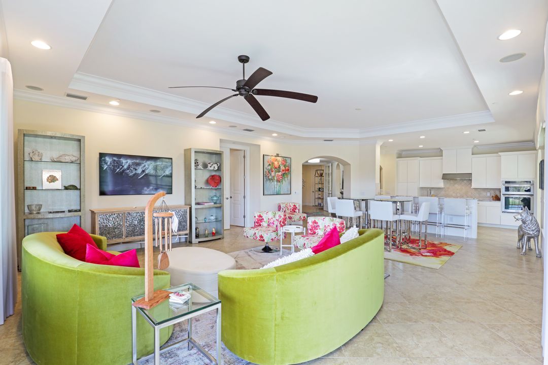 2555 Marquesa Royale Ln #1-101, Naples, FL 34109