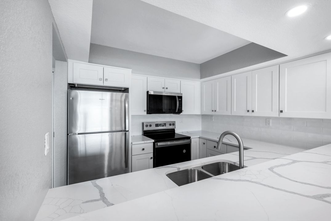 1451 Middle Gulf Dr #J304, Sanibel, FL 33957